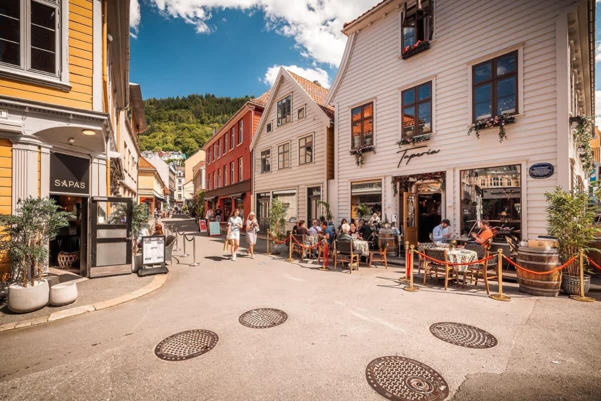 Dinbnb Homes I The 1880 Authentic Dream I 500m From Bryggen Hébergement de vacances